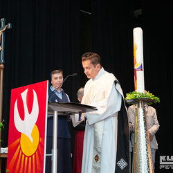 Diakon Wolfgang Garber verkündet am Sonntag das Evangelium.