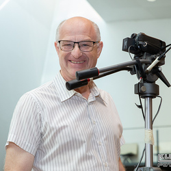 Erwin Schörgi bedient die Kameras für den Livestream.